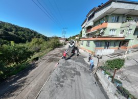 KAVAKLIDERE SOKAĞIN YOL SORUNU ÇÖZÜLÜYOR