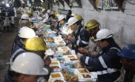 Bakan Bayraktar, Kozlu Maden İşçileriyle İftar Sofrasında Buluştu